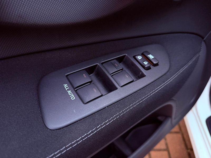 Toyota Auris 1.6 Valvematic, ČR - fotka 12 z 22