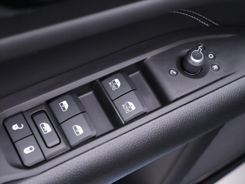 Jeep Compass 1,3 GSE 110kW 80th Anniversary - fotka 16 z 35