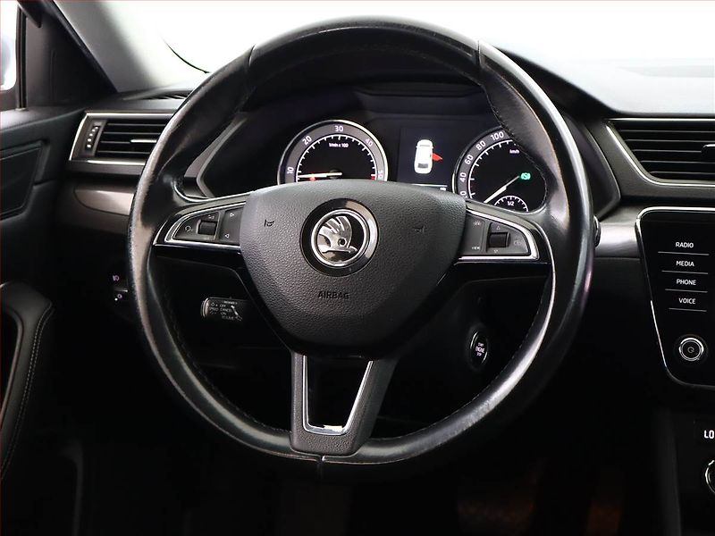 Škoda Superb (2019) Ambition Plus 2.0 TDI, Automat - fotka 14 z 20
