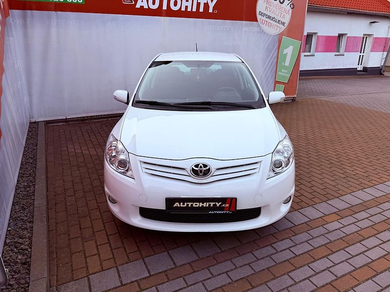 Toyota Auris 1.6 Valvematic, ČR - fotka 2 z 22