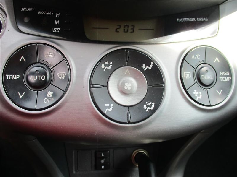 Toyota RAV4 2,2 D, 4x4, aut klima,kamera, - fotka 14 z 22