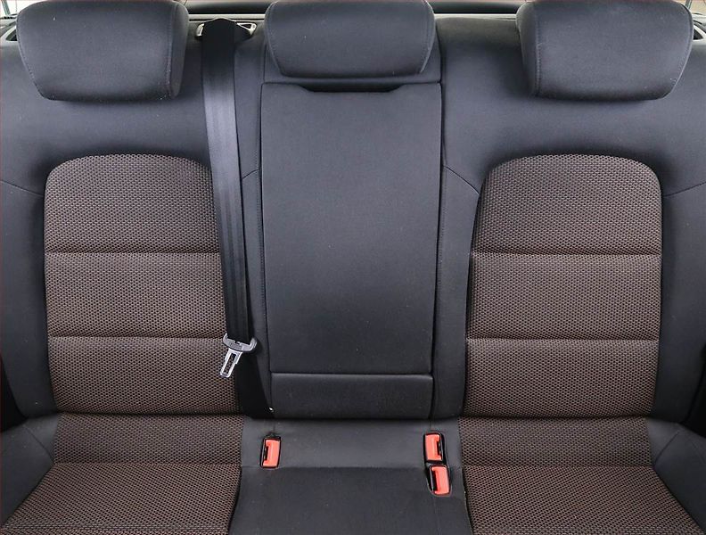 Audi A4 Allroad (2011) 2.0 TDI, 4X4, Xenony - fotka 10 z 17