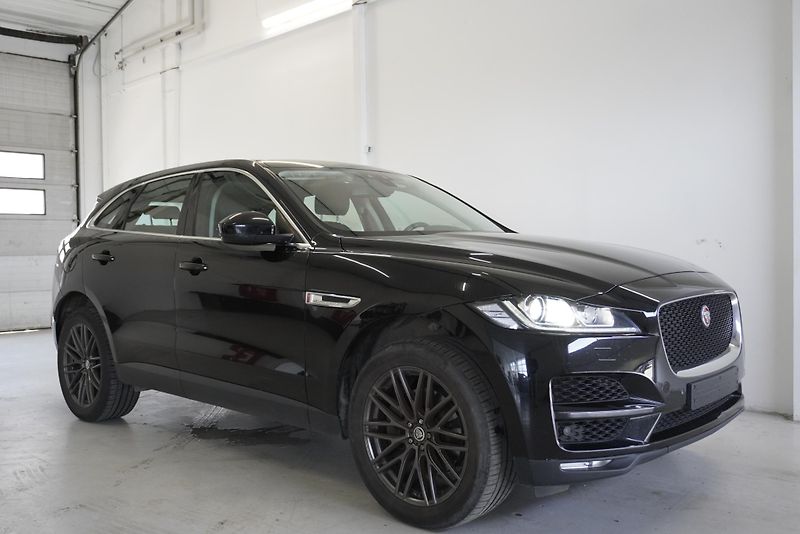 Jaguar F-Pace 3.0D 221 kW 4x4 AUTOMAT 8st. - fotka 3 z 36