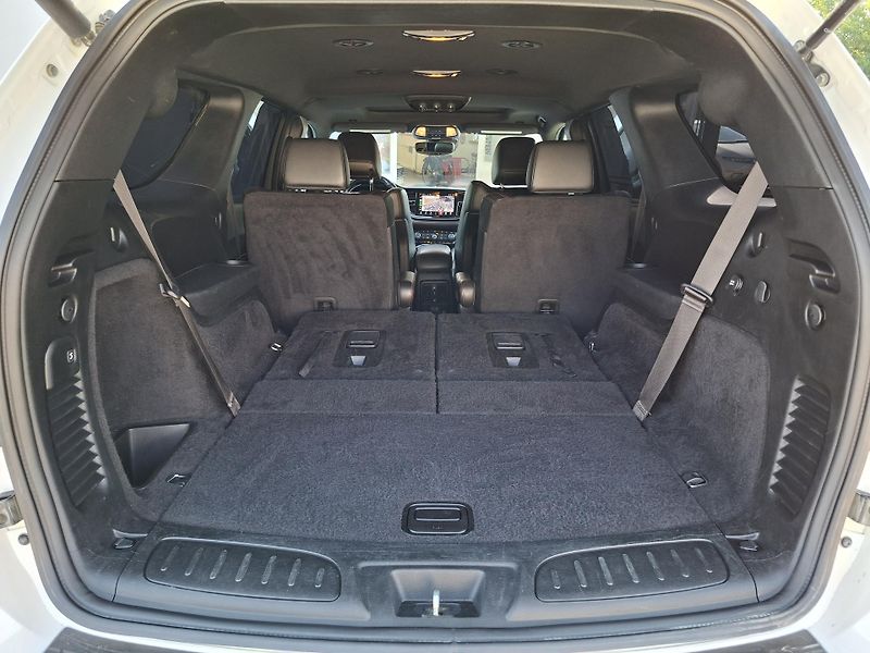 Dodge Durango (2023) 5,7L V8 4x4, Max výbava, tažné - fotka 17 z 35