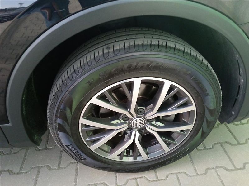 Volkswagen Tiguan Allspace 2,0 ALLSPACE TDi 110kW DSG ACC - fotka 37 z 40