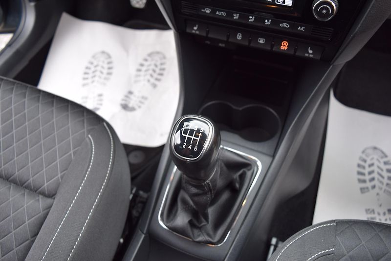 Škoda Rapid (2017) 1.2TSI 81kw ED. DRIVE XEN TAŽ  - fotka 35 z 44