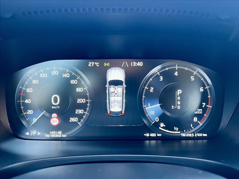 Volvo V90 2,0 T4 Drive-E R-Design Auto - fotka 24 z 48