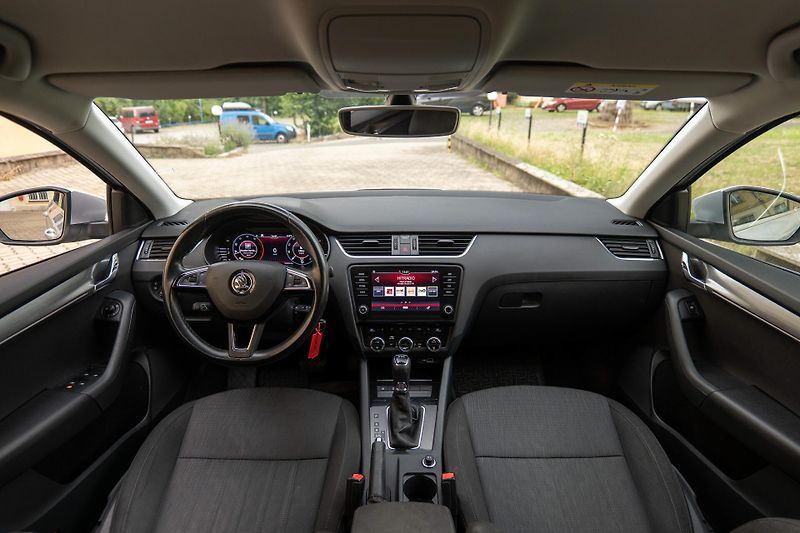 Škoda Octavia 2.0 TDI DSG Kamera Style+ - fotka 16 z 35