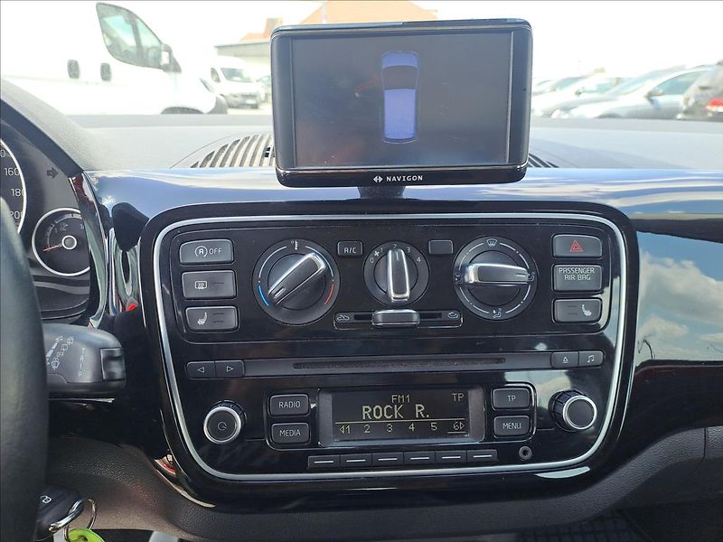 Volkswagen up! 1,0 i CNG - fotka 12 z 14