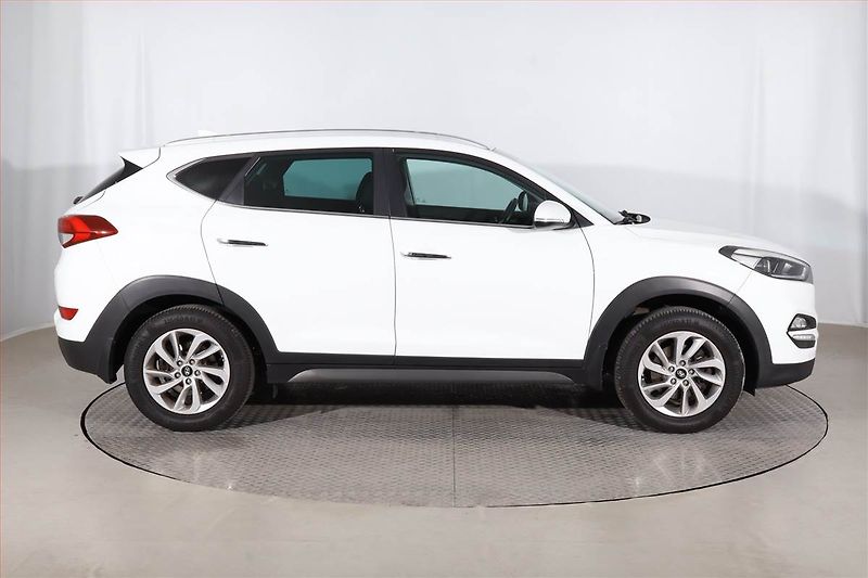Hyundai Tucson (2017) Style 1.6 GDI, Serv.kniha - fotka 6 z 25