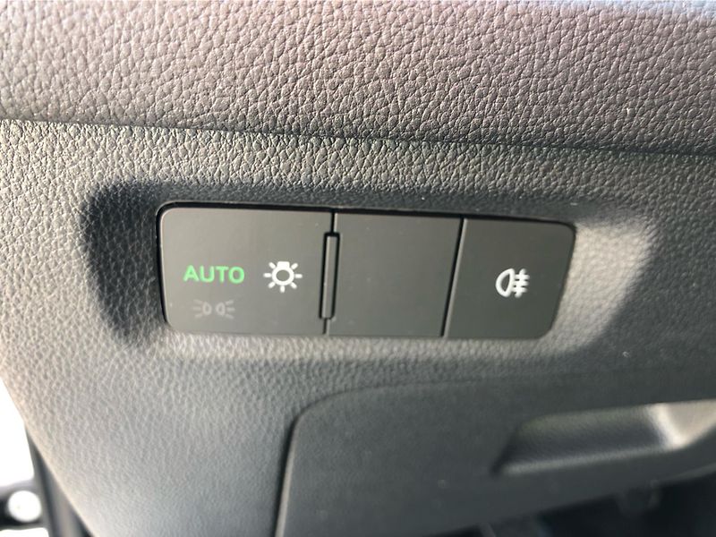 Škoda Octavia 2.0 TDI Ambition - fotka 16 z 28