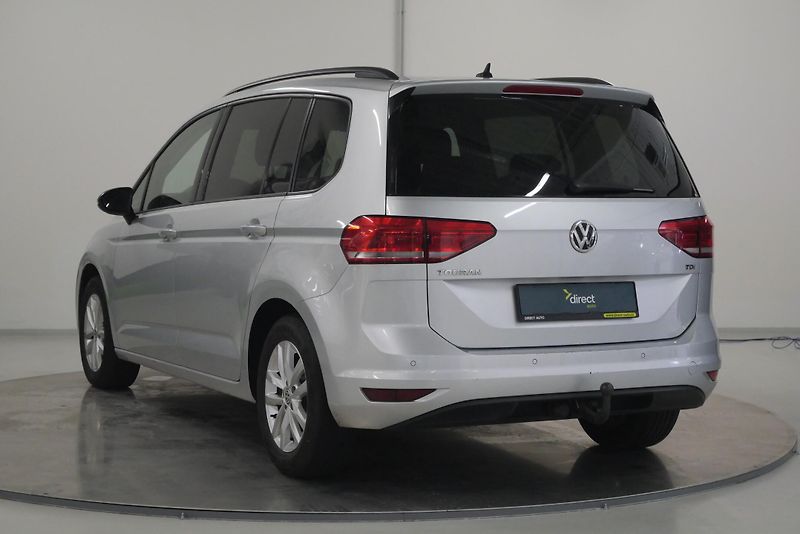 Volkswagen Touran - fotka 7 z 26