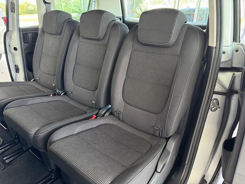 Volkswagen Sharan 2,0TDI 110kW*DSG*Tažné*DPH - fotka 16 z 40