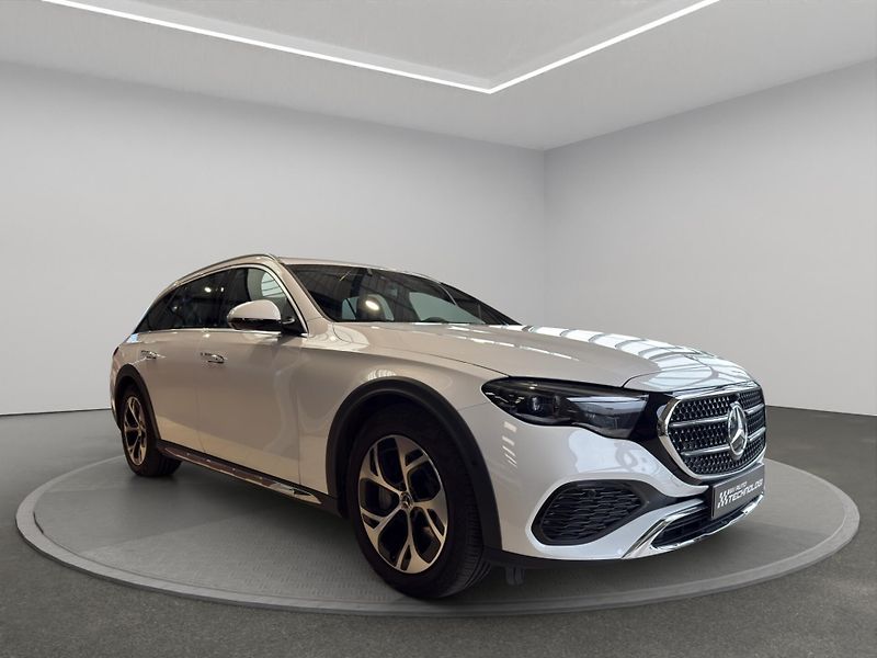 Mercedes-Benz Třídy E (2025) E 450 d 4MATIC All-Terrain - fotka 3 z 22