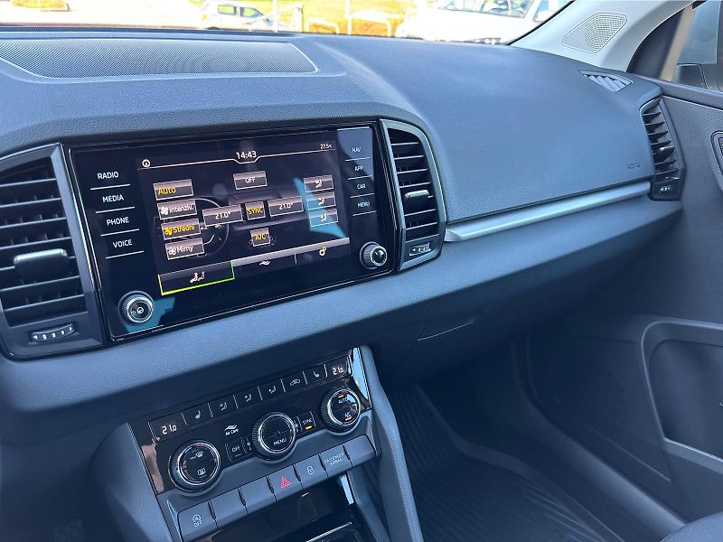 Škoda Karoq 2,0 TDI 85 kW SELECTION - fotka 20 z 29