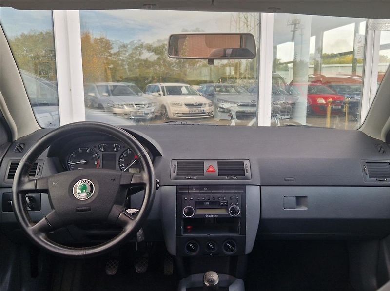 Škoda Fabia 1,4 i 16V AC HEZKÝ NÁJEZD - fotka 15 z 22