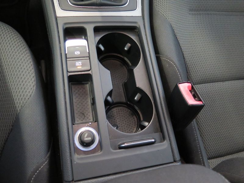 Volkswagen Golf (2014) 1.4TSI,klima,navi,senzory,tažn - fotka 8 z 26