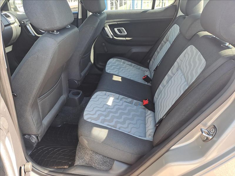 Škoda Fabia 1,4 i 16V KLIMA - fotka 6 z 14