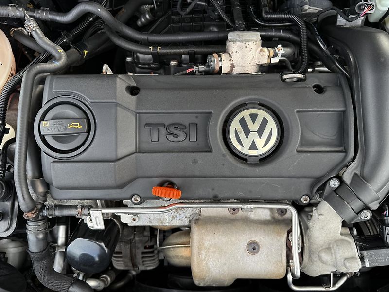 Volkswagen Scirocco 1,4 TSI 90kW  - fotka 7 z 36