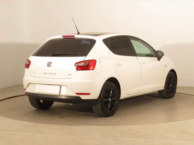 Seat Ibiza (2016) 1.0 TSI, Automat, Bi-Xenony - fotka 5 z 17