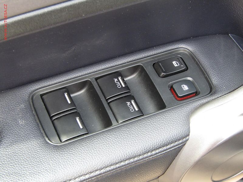 Honda CR-V (2008) 2.2 CDTi 4x4, ČR, AC, výhřev - fotka 11 z 17
