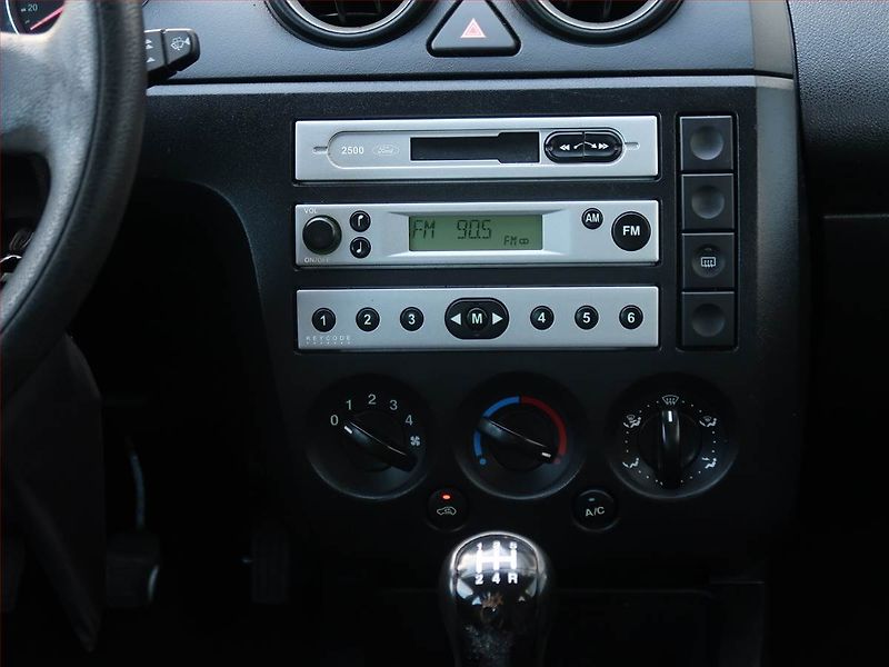 Ford Fiesta (2005) 1.4 16V, ČR,1.maj, nová STK - fotka 12 z 14