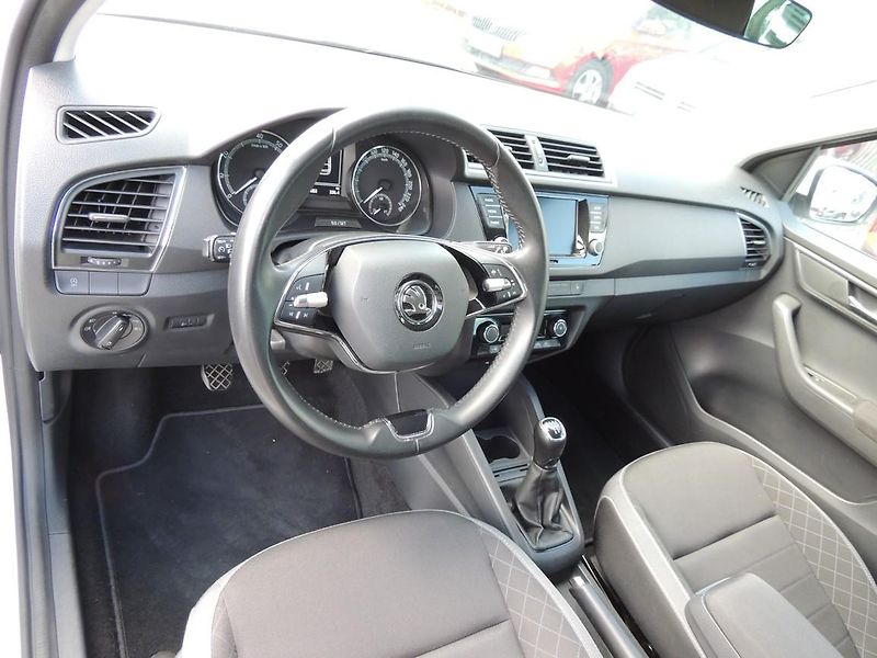 Škoda Fabia (2022) 1.0TSi,70kw,Tour,výbava,ČR1maj - fotka 18 z 51