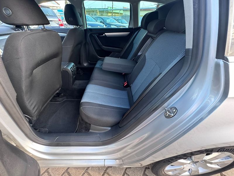 Volkswagen Passat (2012) 1,6 TDI 77 KW KOLA STK - fotka 28 z 46