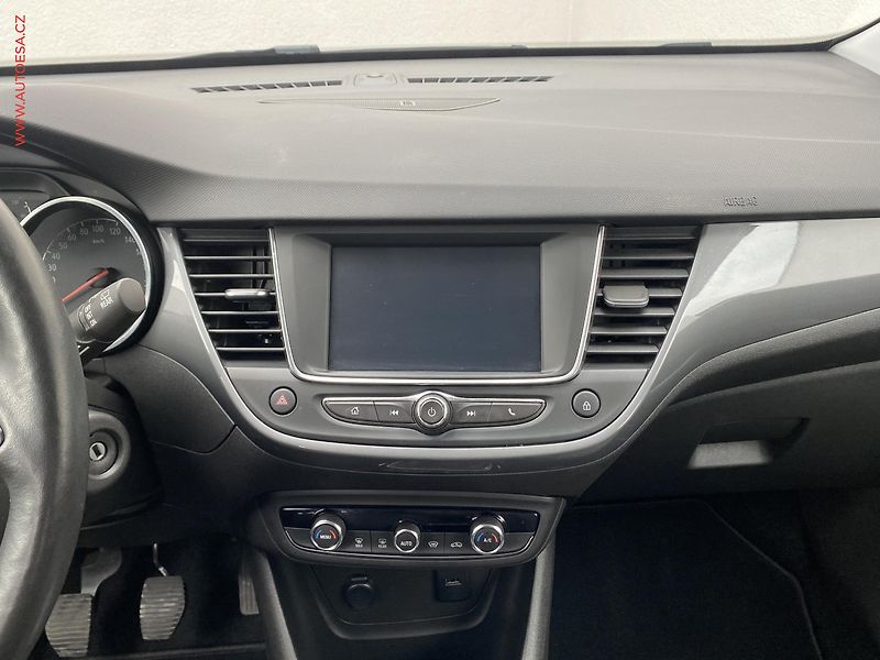 Opel Crossland (2023) 1.2 T, Elegance, LED, kamera - fotka 12 z 17