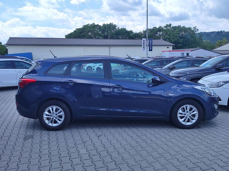 Hyundai i30 1.6 CRDi/81kW Trikolor Komfort - fotka 4 z 31
