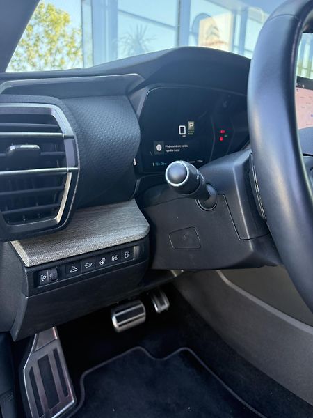 Citroën C5 X (2022) Hybrid 225 k S&S ë-EAT8 SHINE  - fotka 10 z 10