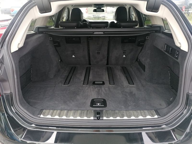 BMW Řada 3 (2020) 2.0 318D A/T Kůže - fotka 36 z 44