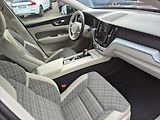 Volvo XC60 2,0 B4 AWD MOMENTUM+ - náhled 14