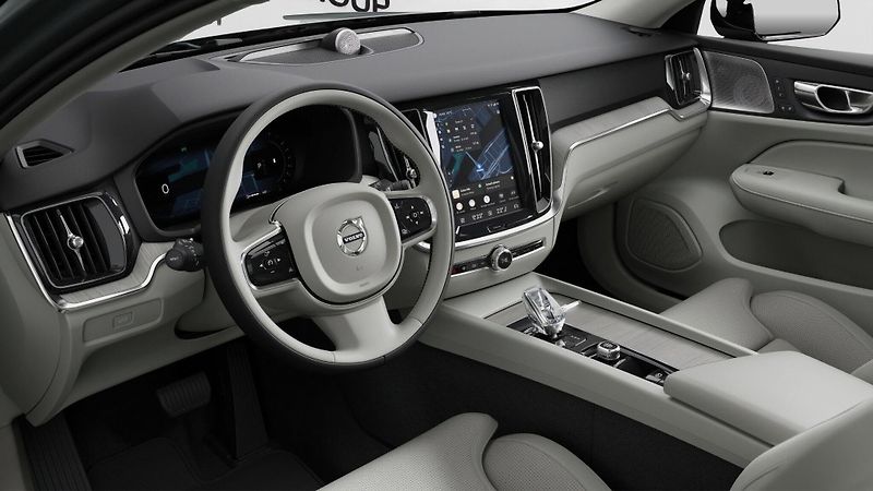 Volvo V60 (2026) B&W, Pano, HeadUP,360°kam, Nap - fotka 7 z 12