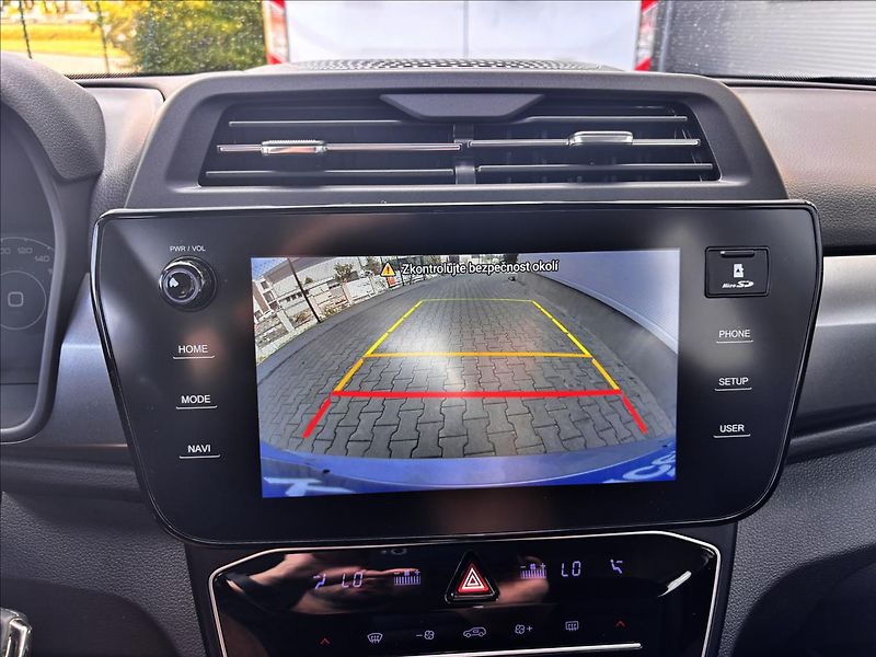 KGM Tivoli 1,5 GDI 120kW 6AT Style - fotka 23 z 28