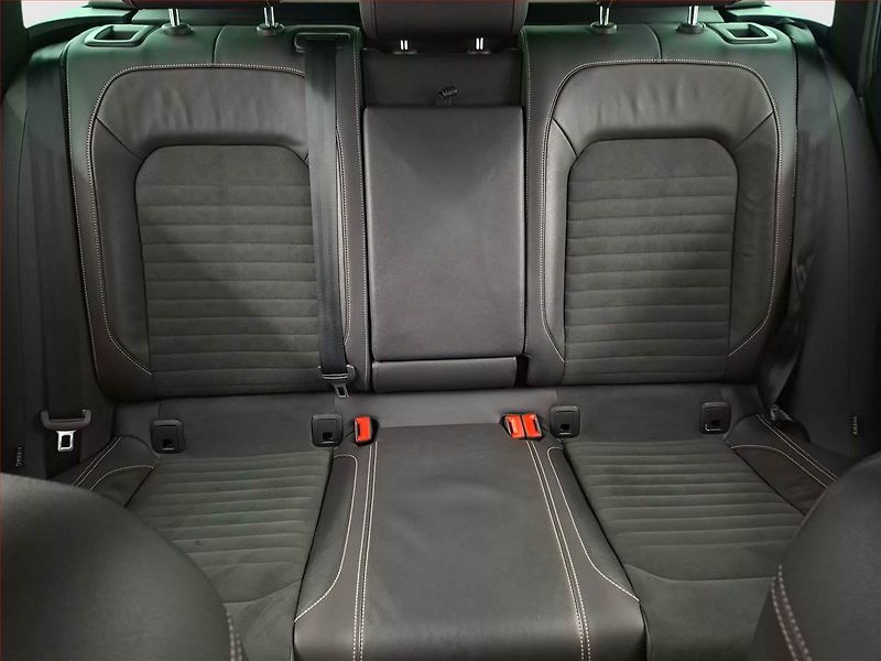 Volkswagen Passat (2021) 2.0 TDI, Automat, Kůže, Navi - fotka 10 z 23