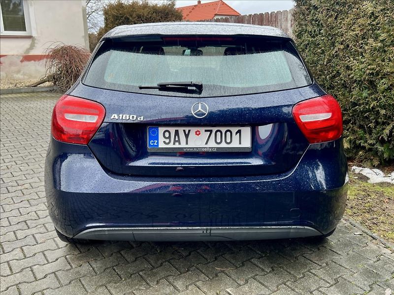 Mercedes-Benz Třídy A 180 d Sport automat - fotka 5 z 45