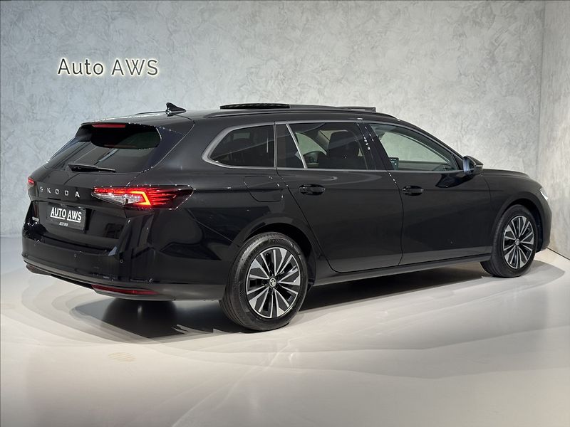 Škoda Superb 2,0 TDi  DSG Selection Assist - fotka 9 z 50