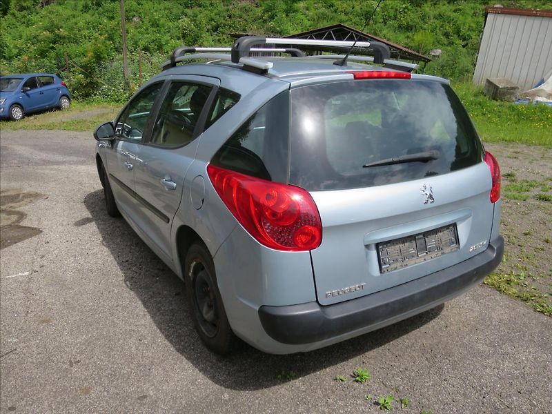 Peugeot 207 1,6  HDI - fotka 2 z 10