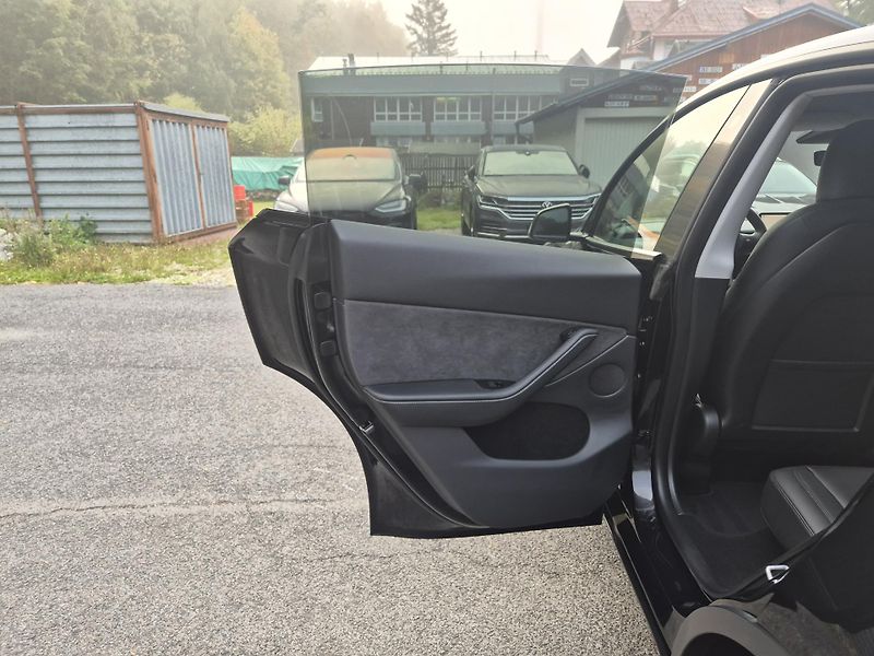 Tesla Model Y LONG RANGE DUAL MOTOR TZ 93,6% - fotka 37 z 48