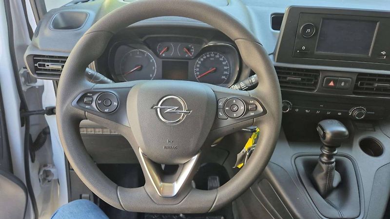 Opel Combo Van L1H1 1.5CDTI MT6 75kW - fotka 14 z 36