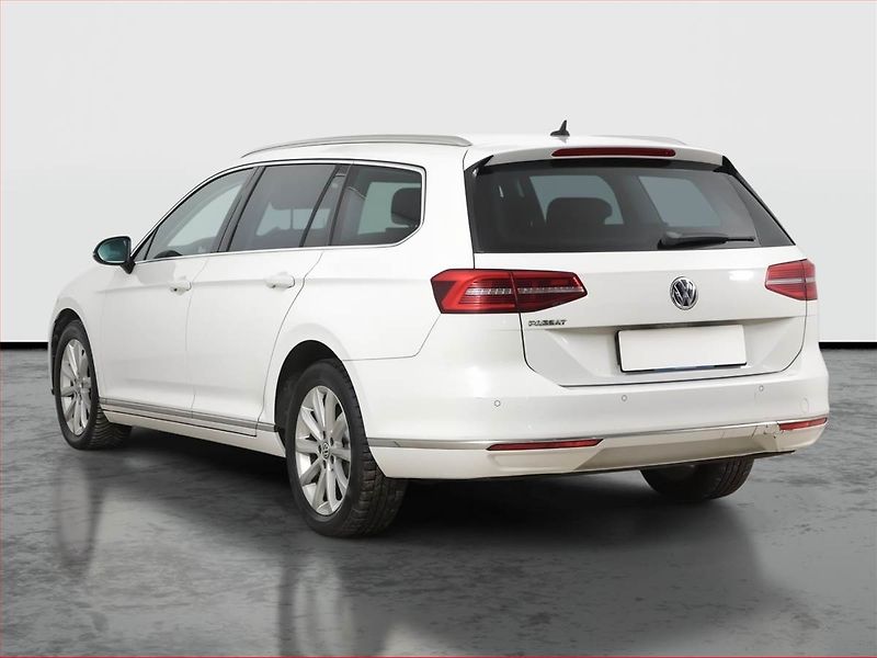 Volkswagen Passat (2017) Highline 2.0 TDI, Serv.kniha - fotka 4 z 20