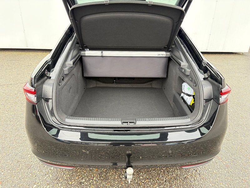 Škoda Superb (2025) DSG 4x4 / 2.0 TDI / 142 kW  / - fotka 12 z 35