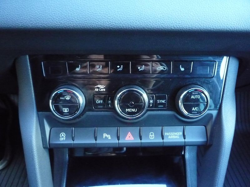 Škoda Karoq (2023) 2,0TDi 85kW STYLE Plus - fotka 12 z 26