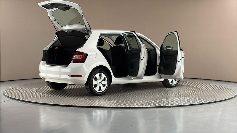 Škoda Fabia 1.0 TSI Active - fotka 6 z 23