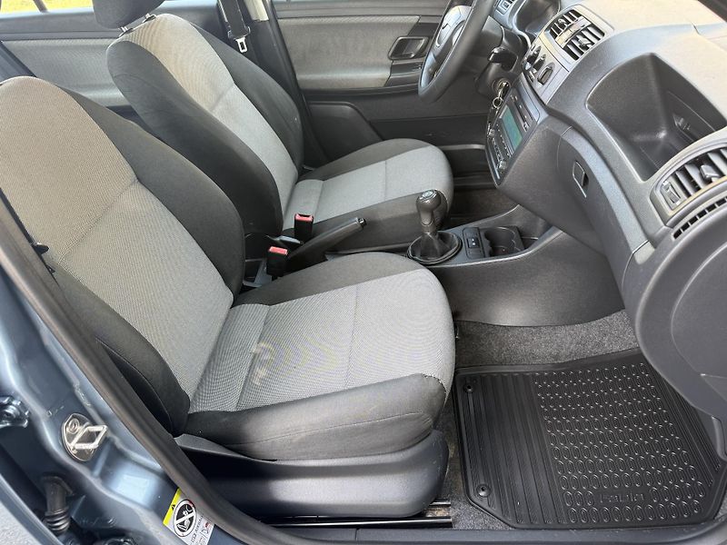 Škoda Fabia 1,6TDI Klimatizace - fotka 12 z 18