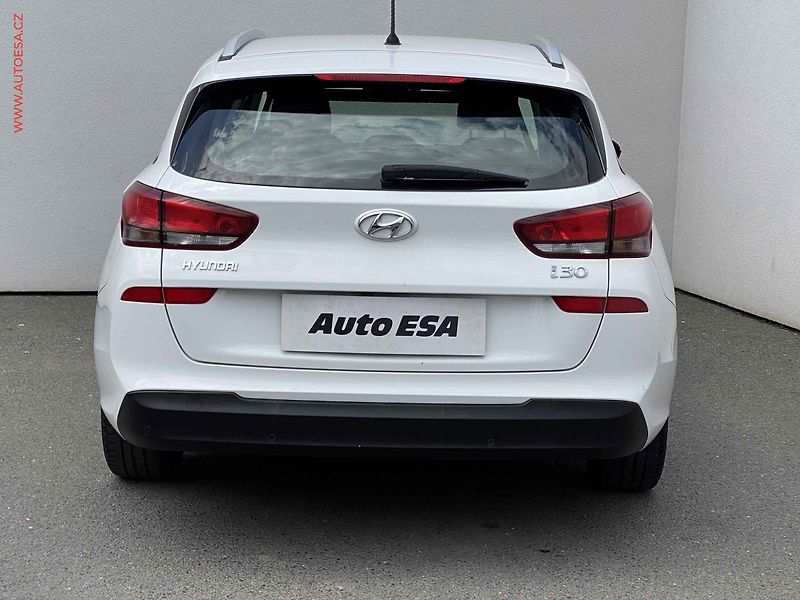 Hyundai i30 (2018) 1.0 T-GDI, 1.maj,ČR, Style - fotka 5 z 19