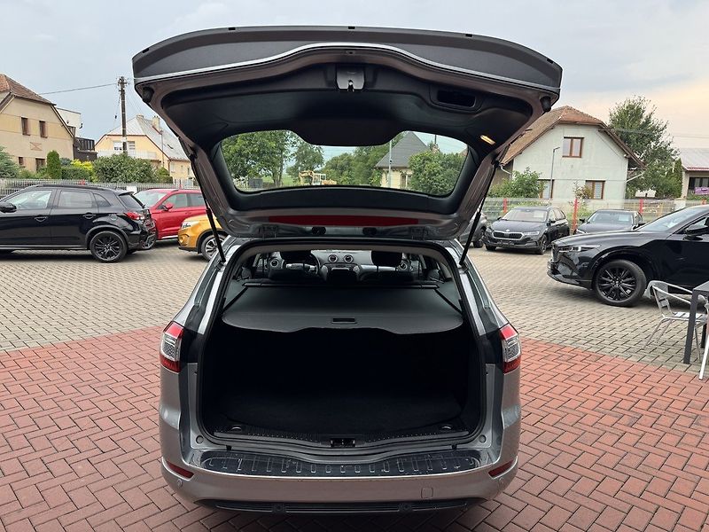 Ford Mondeo (2013) 1.6i EcoBoost Titanium Xenony - fotka 21 z 50