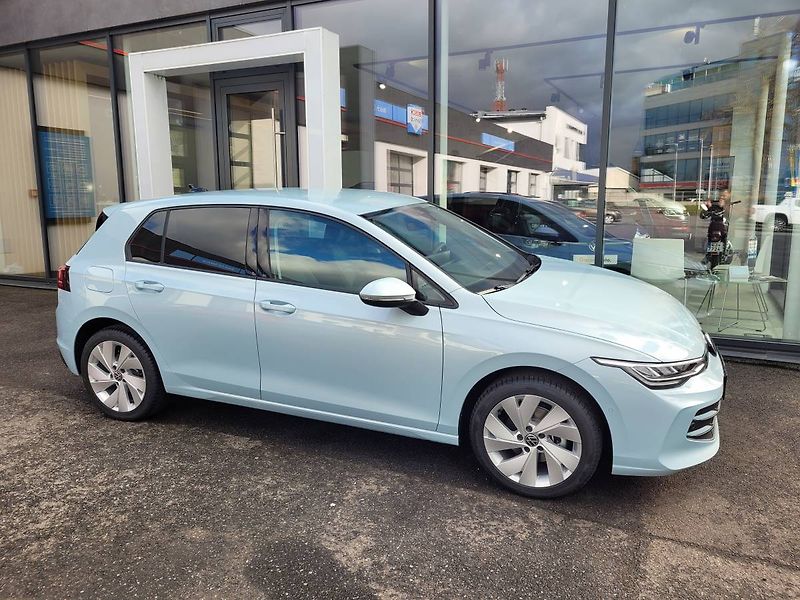 Volkswagen Golf (2025) 1.5 TSI People - fotka 4 z 54