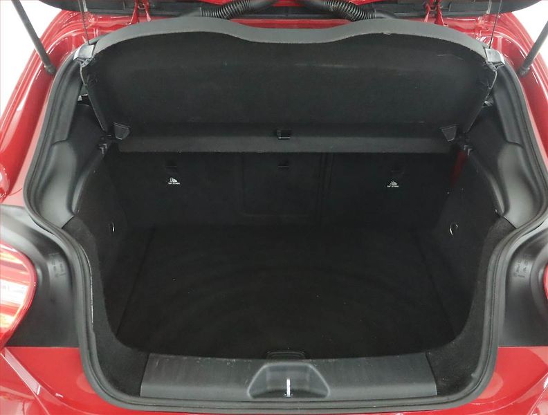Mercedes-Benz Třídy A (2012) A 250, Automat, Serv.kniha - fotka 14 z 19